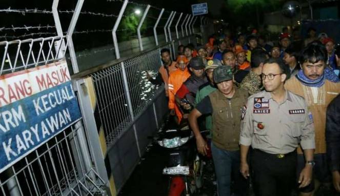 Bersih-bersih, 60 Warga Tanjung Priok Ikuti Program Padat Karya
