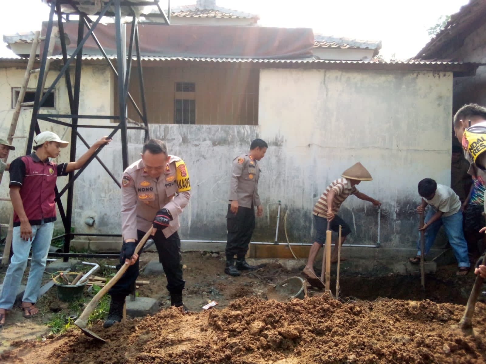 Kapolres Lebak Cek Bantuan Dari Kapolda Banten Berupa Sumur Bor di Mushola Nurul Huda