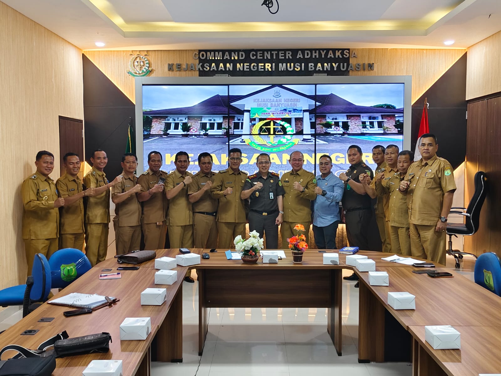 Koordinasi Perihal Aplikasi Pentas Jaksa, Pengurus APDESI Kabupaten Muba Banyuasin Sambangi Kajari Setempat