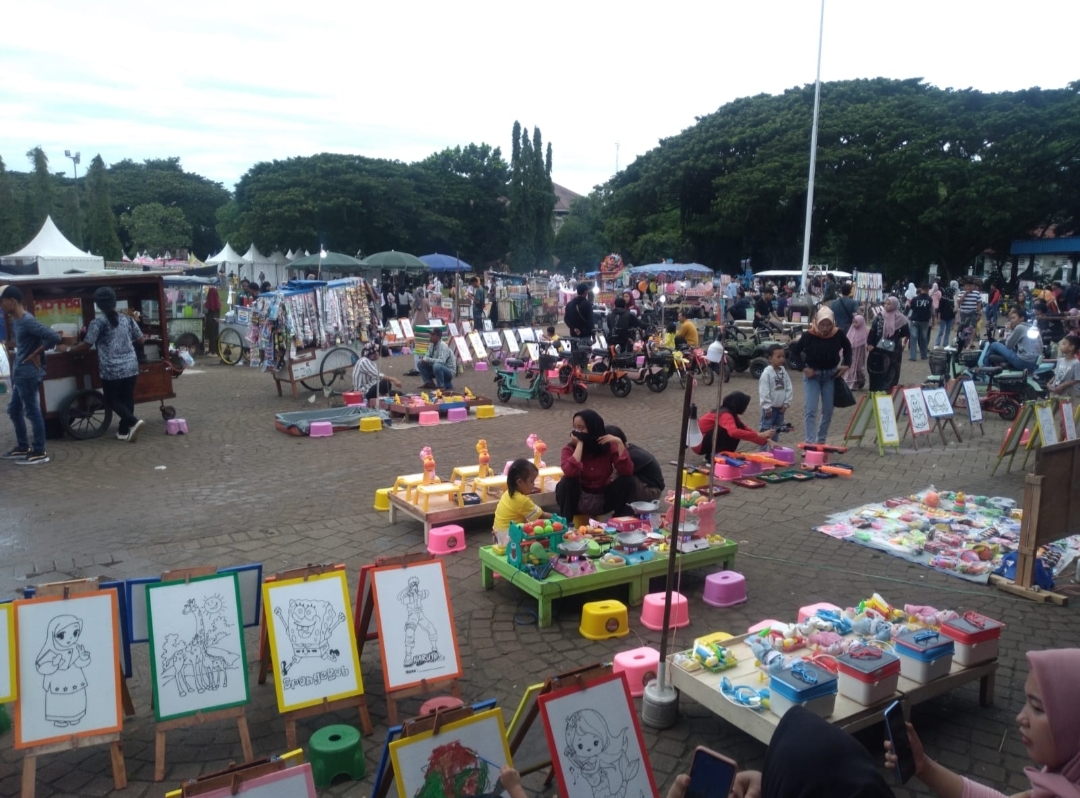 Puluhan Para Pedagang di Kawasan Zona Merah Alun-Alun Rangkasbitung Diduga Kerap Membayar Upeti Terhdap Sat-PP Pemkab Lebak