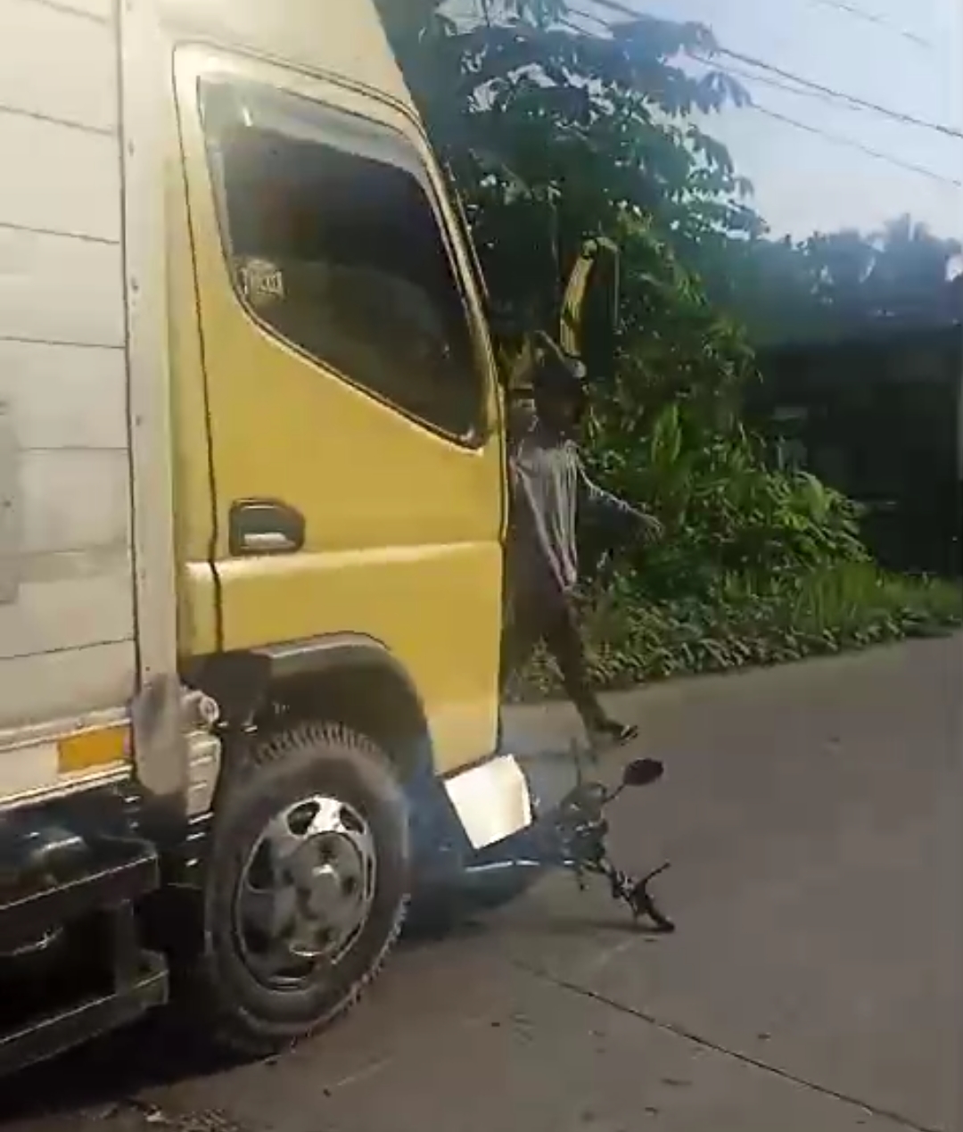 Lakalantas di Kecamatan Cileles, Sebabkan Meninggalnya Kanit Binmas Polsek Cileles polres Lebak Polda Banten