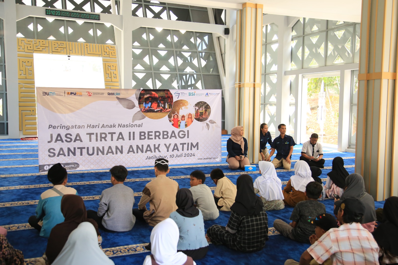 Peringati Hari Anak Nasional, Jasa Tirta II Berbagi Santunan Anak Yatim