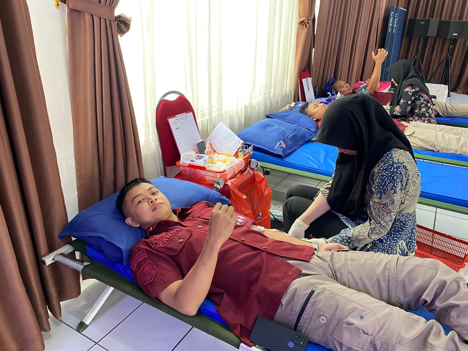 Sambut Hari Pengayoman, Petugas Lapas Rangkasbitung Gelar Kegiatan Donor Darah Bersama