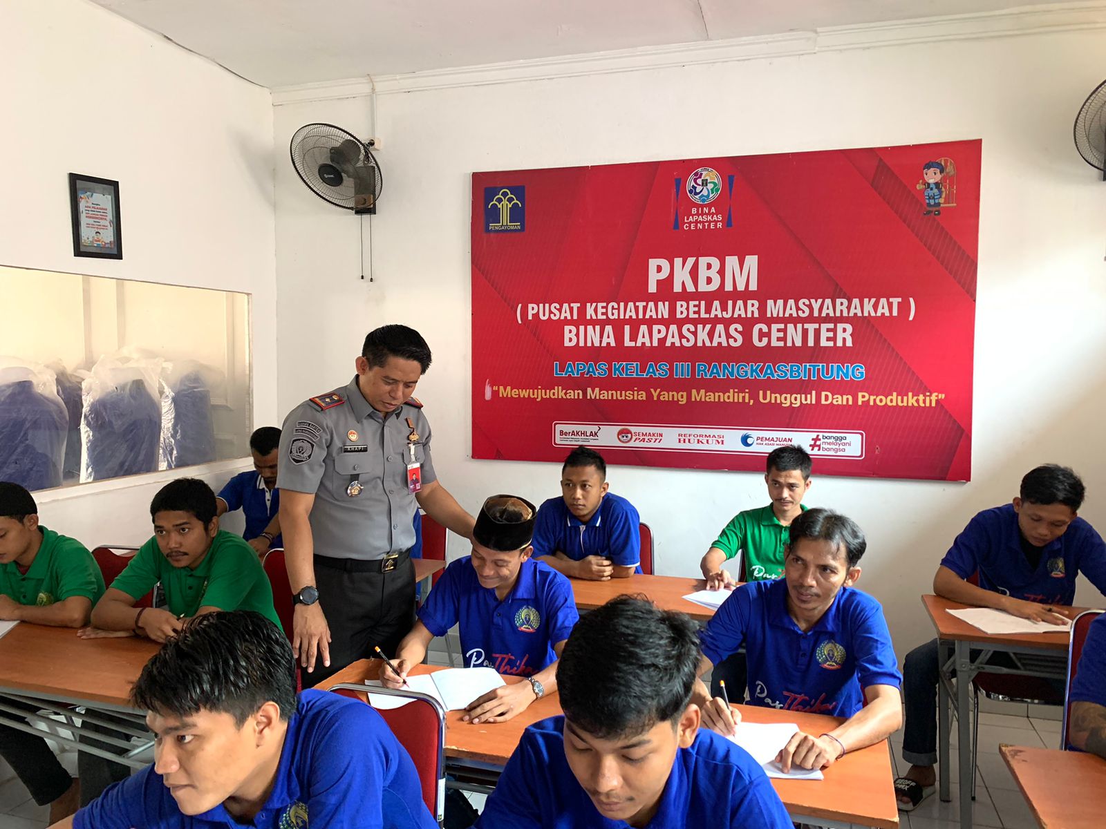 Kalapas Rangkasbitung Muhamad Khapi Terus Lakukan Program Pembinaan PKBM Yang Berkualitas Terhadap WBP