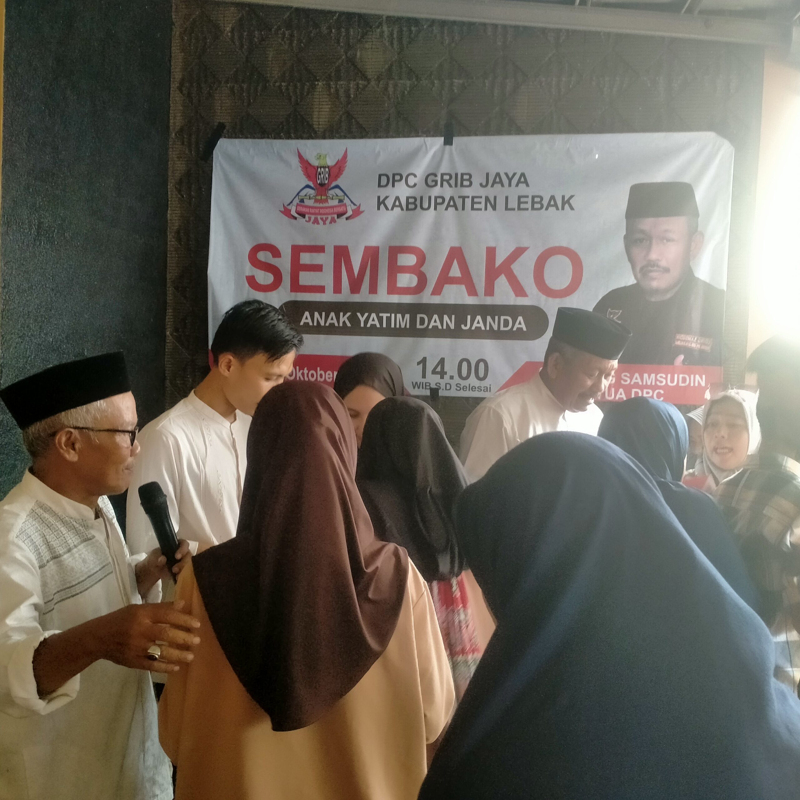 Ketua DPC Ormas Grib Jaya Aki Uding Gelar  Kegiatan Bansos Jum’at Berkah Santuni  Ratusan Anak Yatim Dan Janda