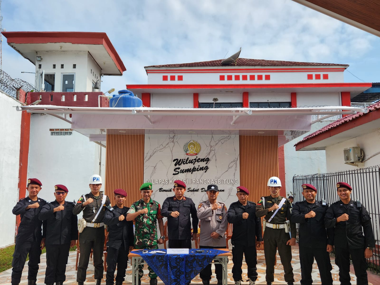 Dukung 100 Hari Kerja Menteri Imigrasi Dan Pemasyarakatan, Kalapas Rangkasbitung Beserta TNI Polri Sidak Kamar Hunian WBP