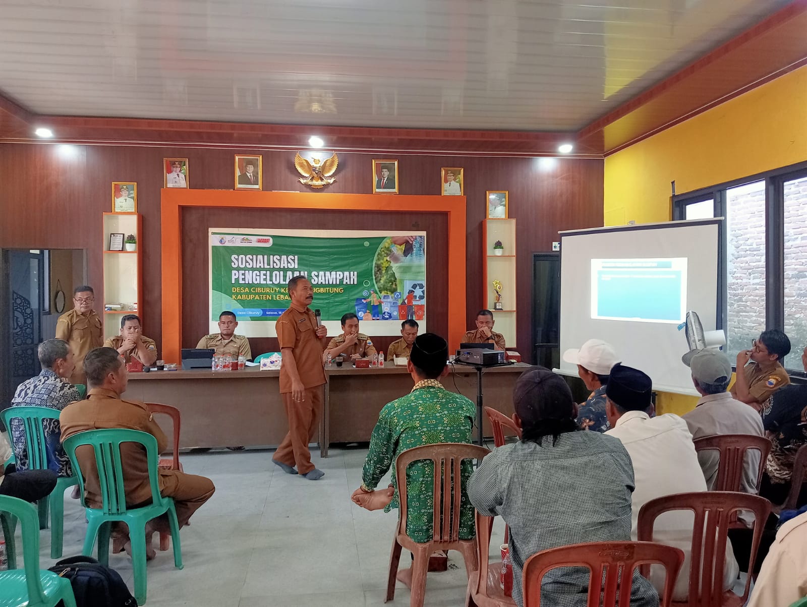 DLH Lebak Gelar Sosialisasi, Dorong Masyarakat Kelola Sampah dari Rumah Tangga