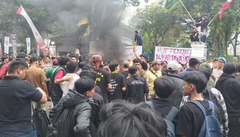 Demo HUT Lebak ke-197 Ricuh, Mahasiswa dan Polisi Saling Dorong