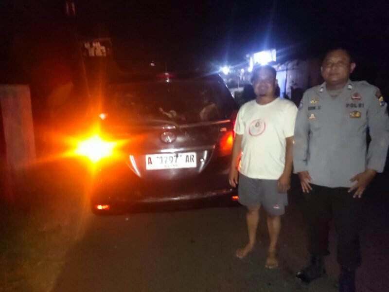Polisi Gercep! Layanan 110 Langsung Turun Tangan Bantu Mobil Mogok di Sajira