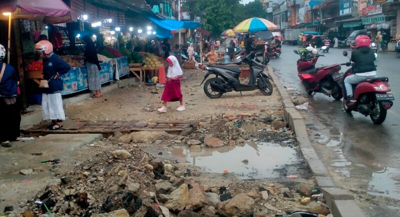 Miris! Buruh Yatim Piatu Mengaku Upahnya Tertahan di Proyek Rp4,68 Miliar
